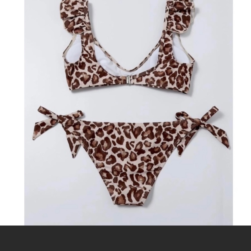 Ruffled bikini - Picture 2 of 2